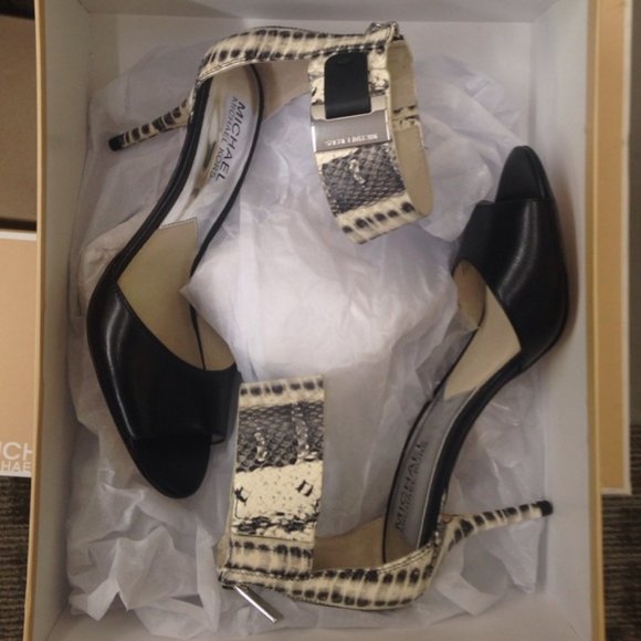 Michael Kors Guiliana Ankle Strap Pump 6.5 - Picture 1 of 3